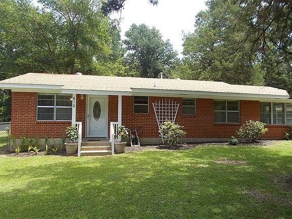 3rd image of 612 Kelley Blvd