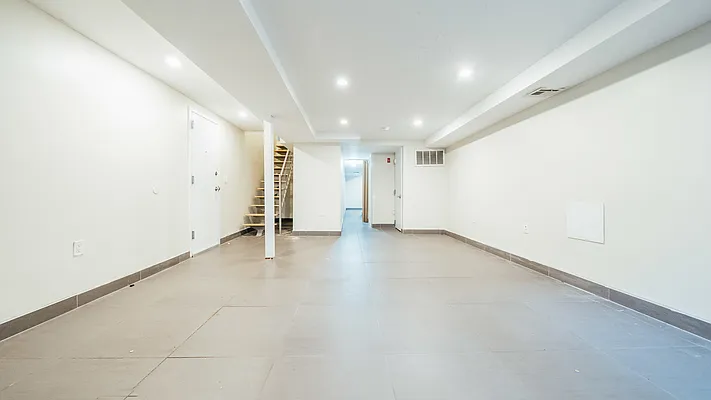 Rented by Nooklyn NYC LLC | media 22