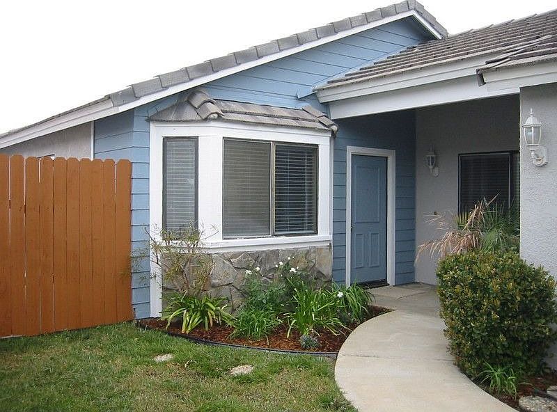 1st image of 27738 Moonridge Dr