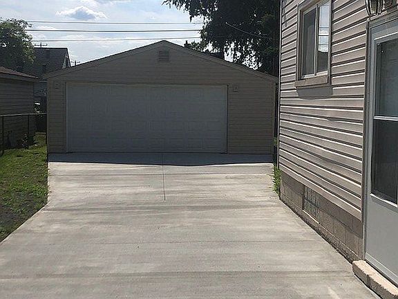 Drive way up to garage