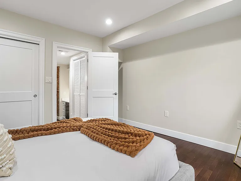 327 E Capitol St SE #2 — Photo 25