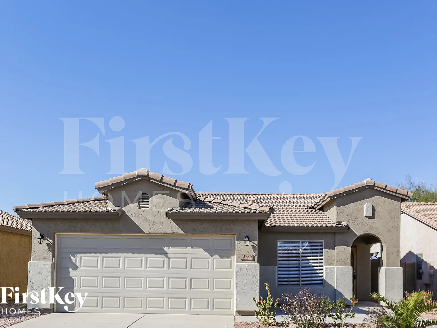 3 bed, 2.0 bath, 1113 sqft, $1,555 — Photo 1