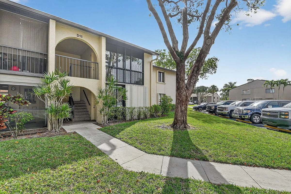 Building Photo - 511 Shady Pine Way #D2