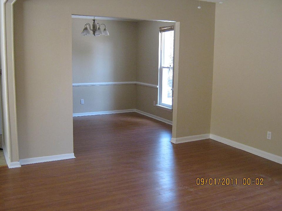 2nd image of 141 Shadowood Dr