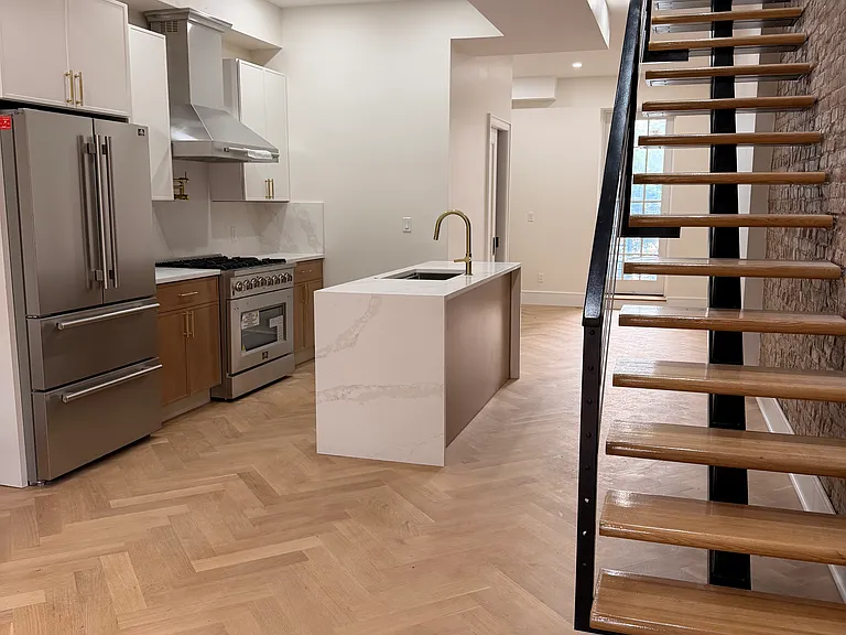 77A Somers St #2 — Photo 6