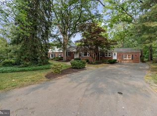 19 Running Pump Rd, Lancaster, PA 17603