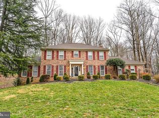 11512 Clara Barton Dr, Fairfax Station, VA 22039