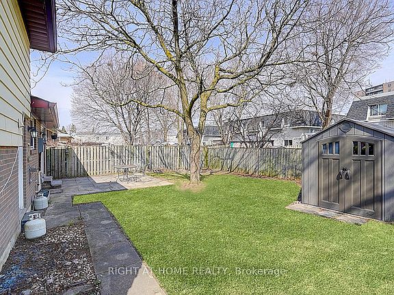 3rd image of 11 Tullamore Rd