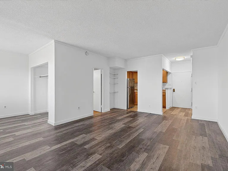 2059 Huntington Ave #1602 — Photo 13