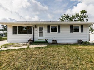 925 Orchard Rd, Marion, IA 52302
