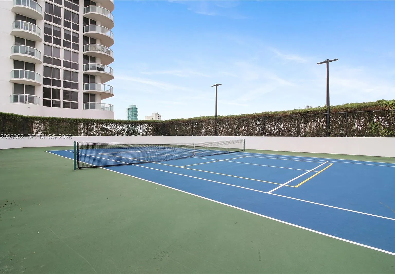 Akoya Condo — Photo 3