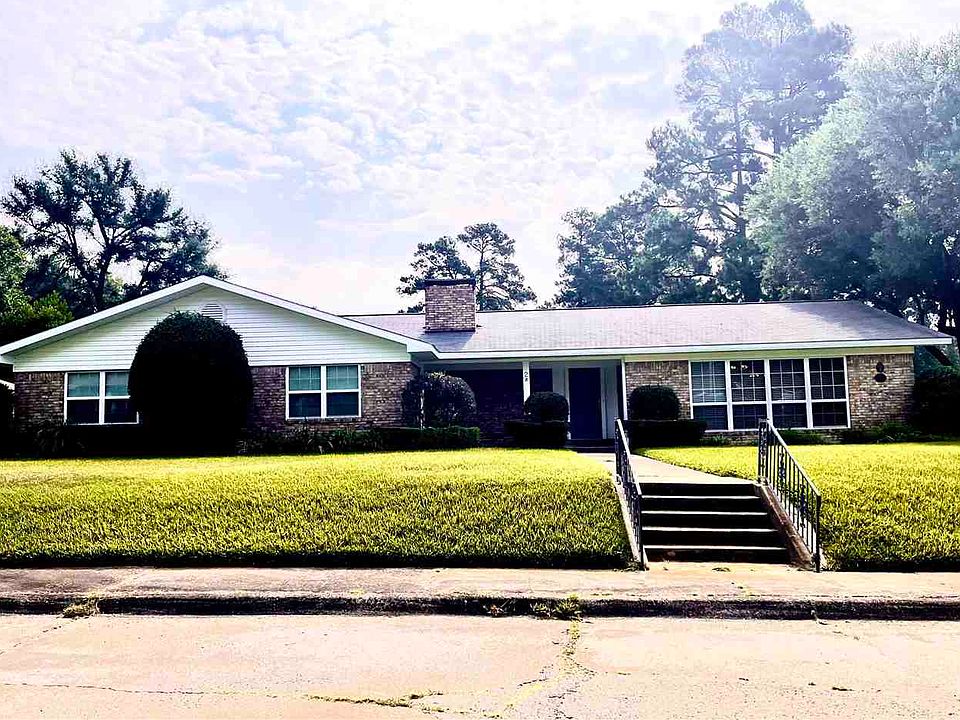 1st image of 2 Evergreen Dr