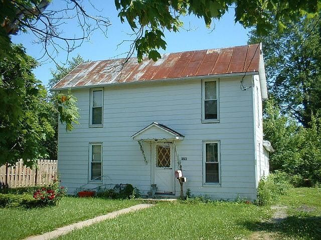1st image of 1218 E 3rd St #2