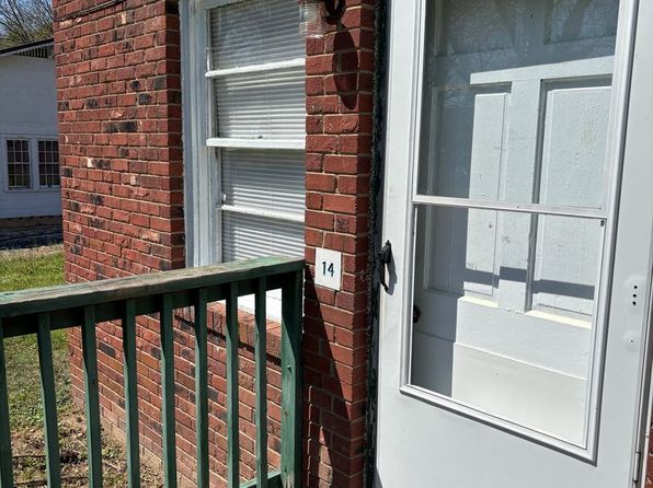 438 W Main St APT 14-17-23, Troy, NC 27371