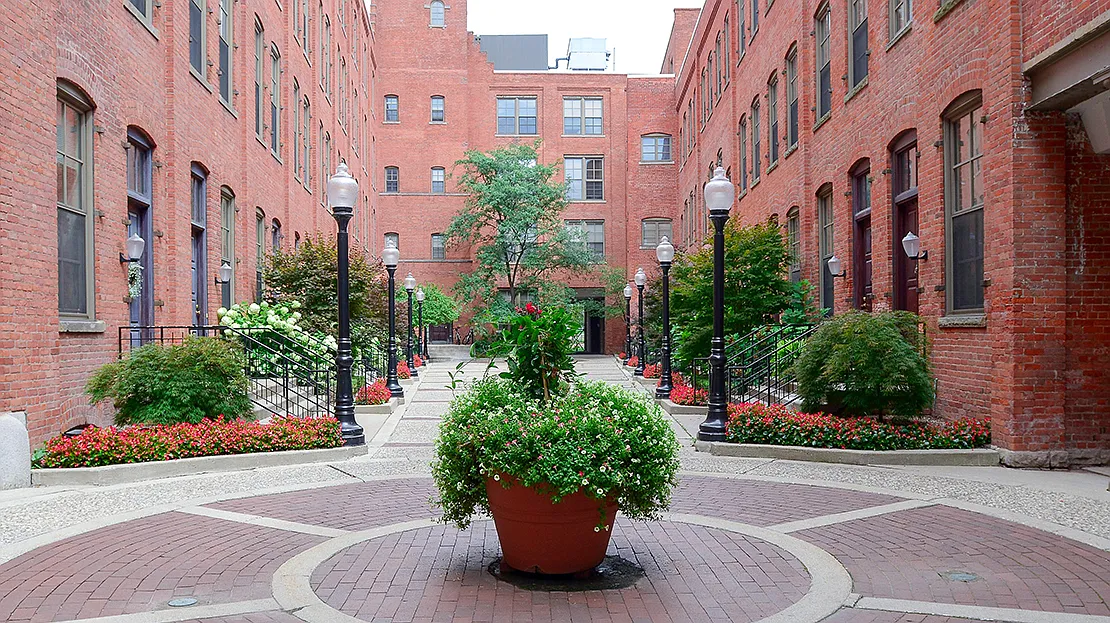 River Place Luxury Apartments — Photo 2