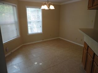 902 Holleman Dr, College Station, TX 77840