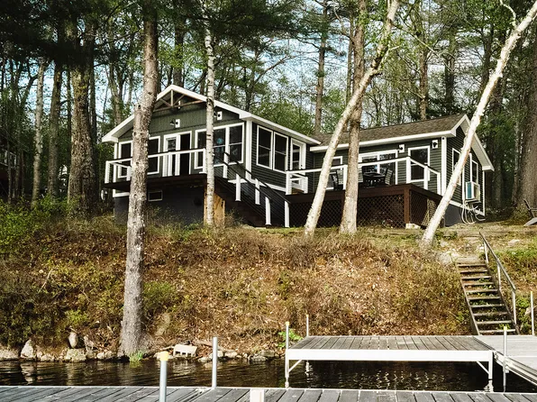 3 Autumn St, Naples, ME 04055