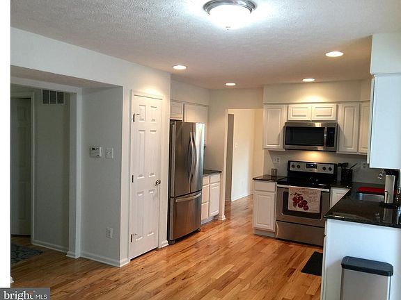 3rd image of 301 Kinross Dr