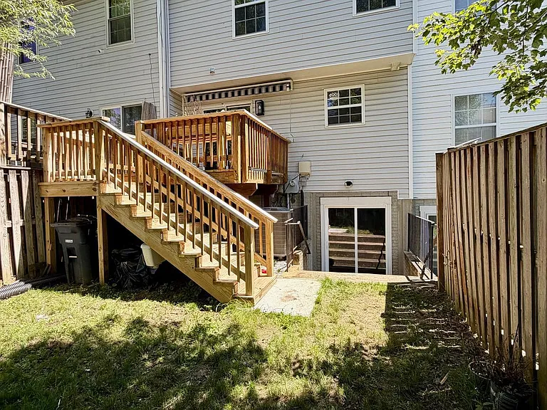 9804 Royal Commerce Pl — Photo 22
