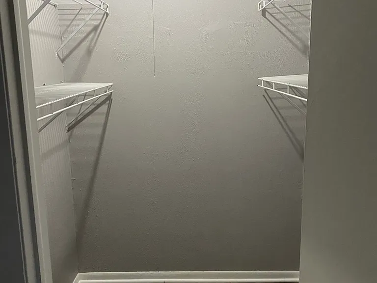 781 Wellington Ave — Photo 5
