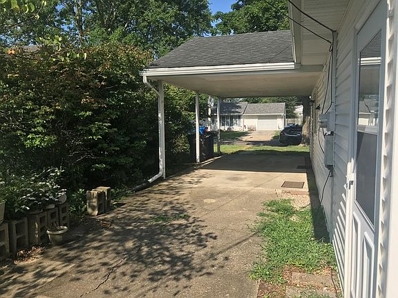 5th image of 219 Lindenwood Dr