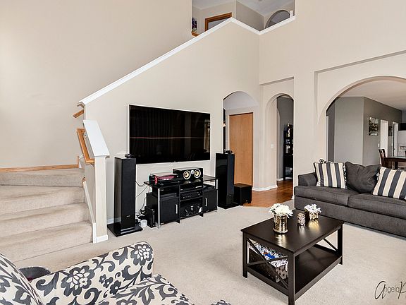 4th image of 39515 N Queensbury Ln