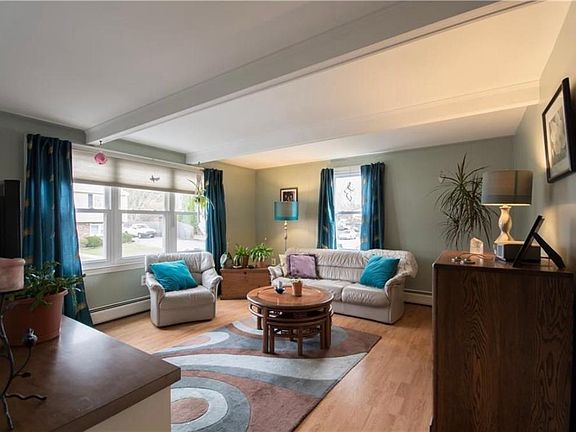 5th image of 19 Goulart Ave #1