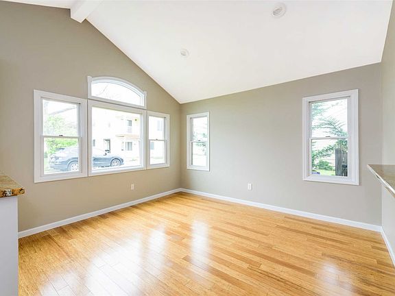3rd image of 51 Harmon St