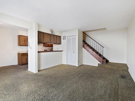 4th image of 8302 Portsmouth Dr Unit B