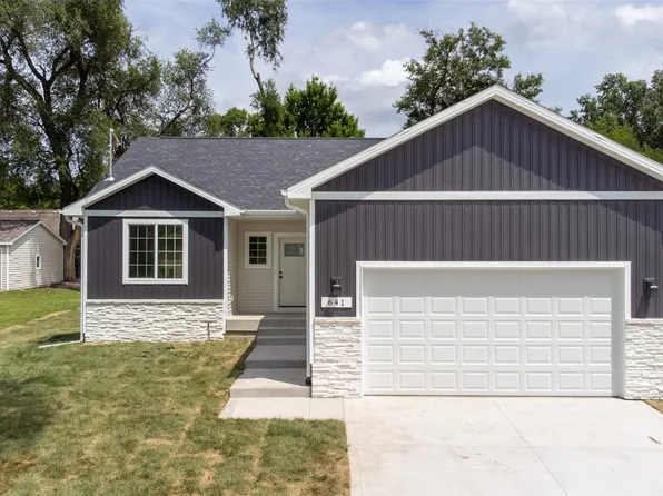 641 12th St, West Des Moines, IA 50265