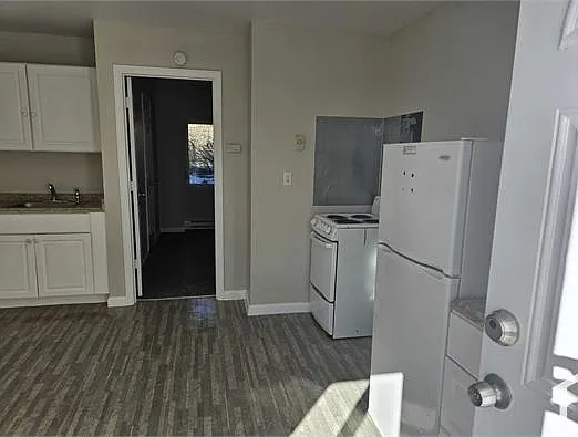 1 bed, 500 sqft, $1,300 — Photo 3