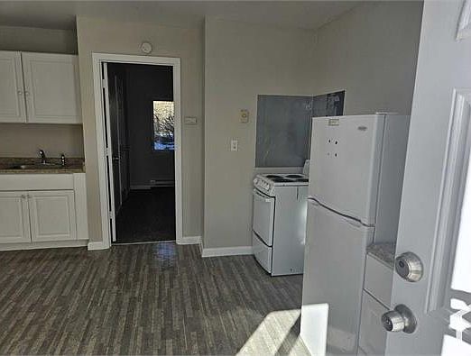 3rd image of 2070 Chambers Rd #4