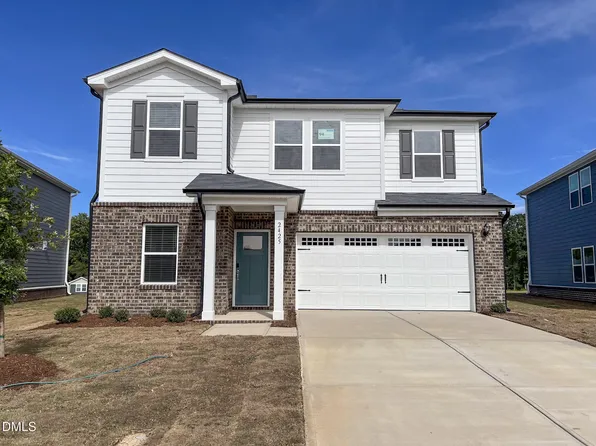 2425 Rosewood Bluff Dr, Zebulon, NC 27597
