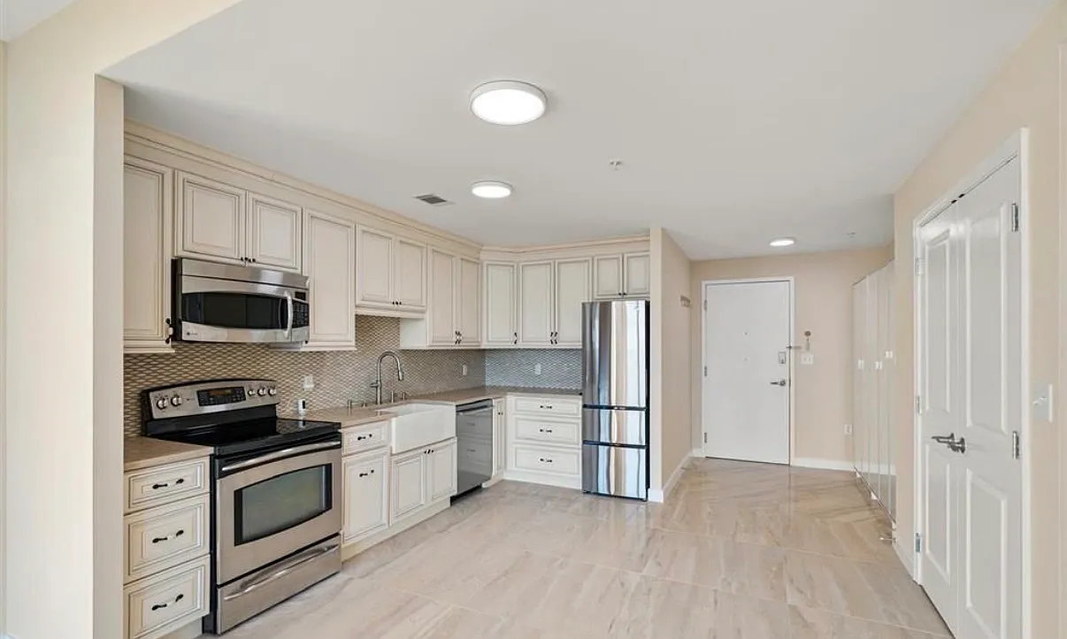 2 bed, 945 sqft, $3,500 — Photo 4