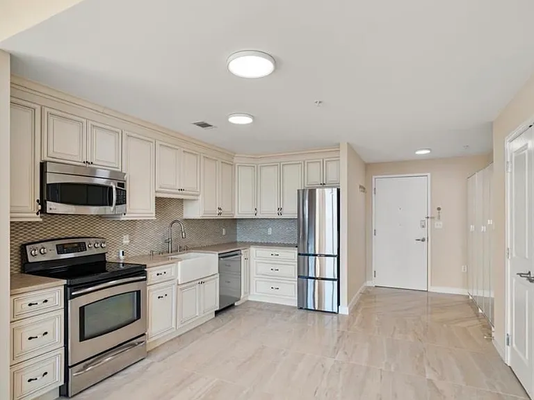 157 Fleet St #1011 — Photo 4