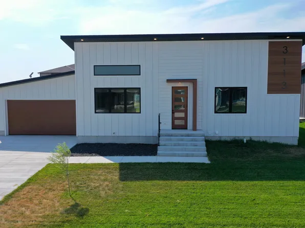3113 Frahm Ln, Hastings, NE 68901