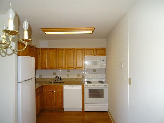2nd image of 6315 Forbes Ave #25e656b55