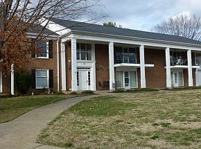2nd image of 504 Manor Dr APT D