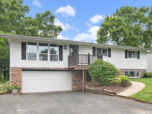 1113 Hilltop Blvd, McHenry, IL 60050