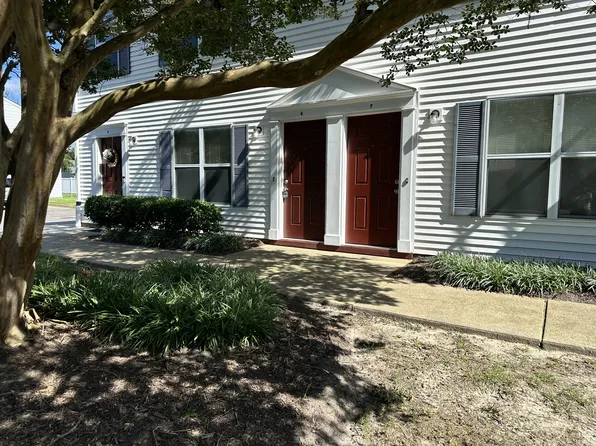 2018 E Pembroke Ave, Hampton, VA