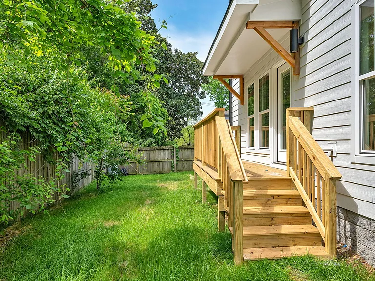 6535 Thunderbird Dr — Photo 16
