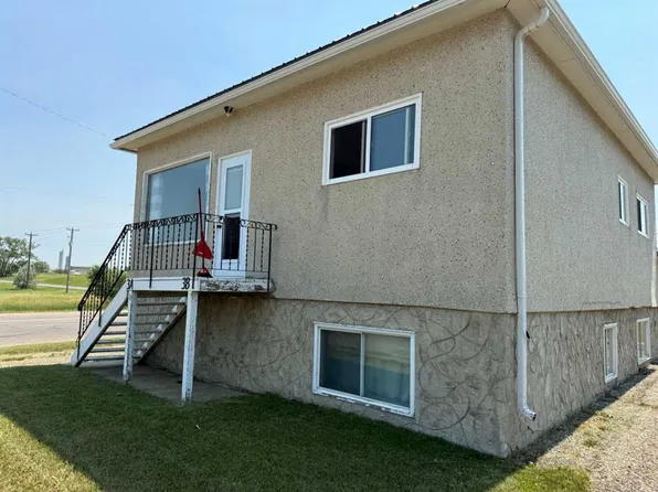 3 E Oak Ave W, Brooks, AB T1R 0A3