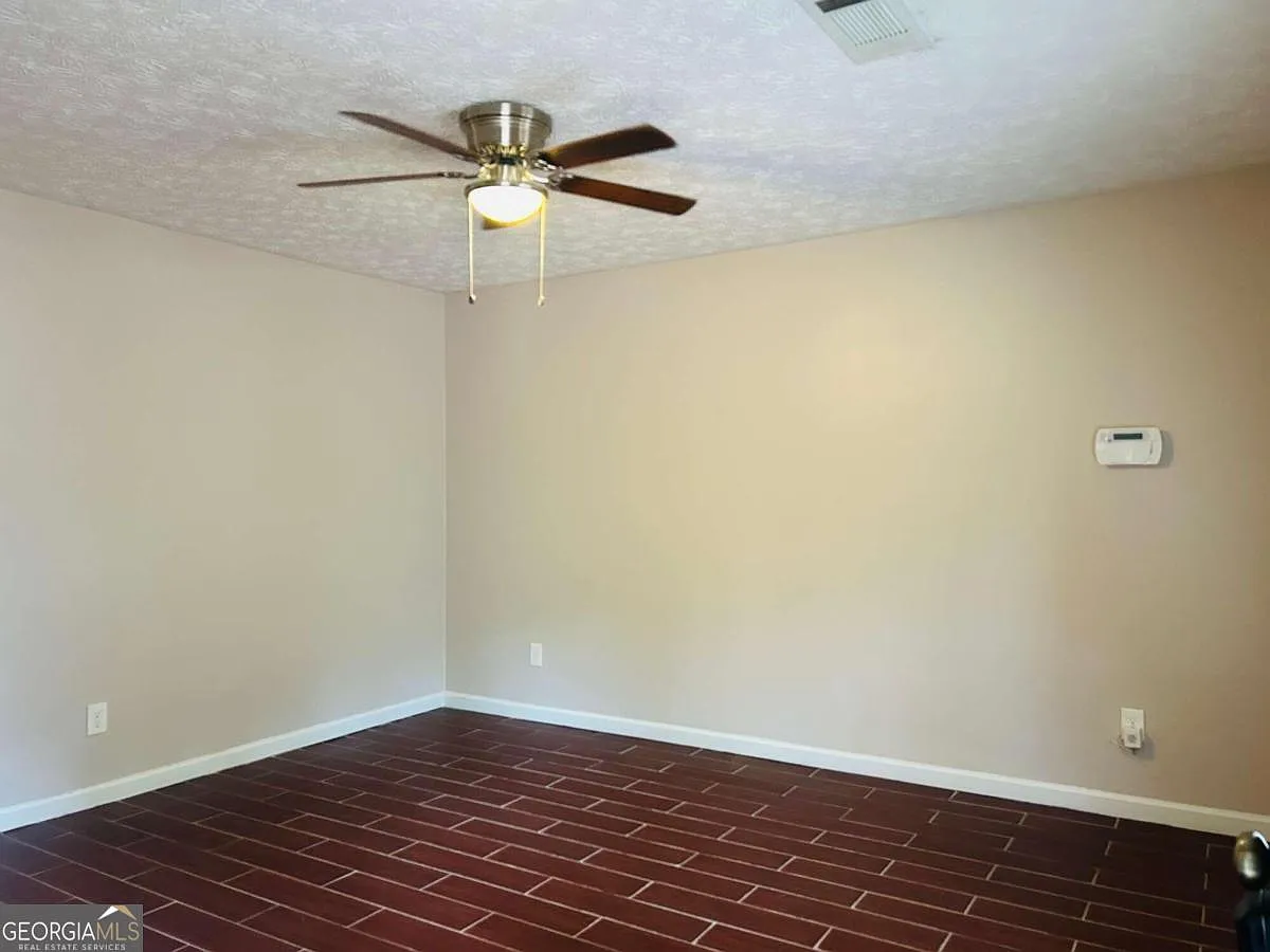 Building Photo - 140 Summerwood Dr #140