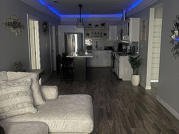2nd image of 3201 S 6th Ln