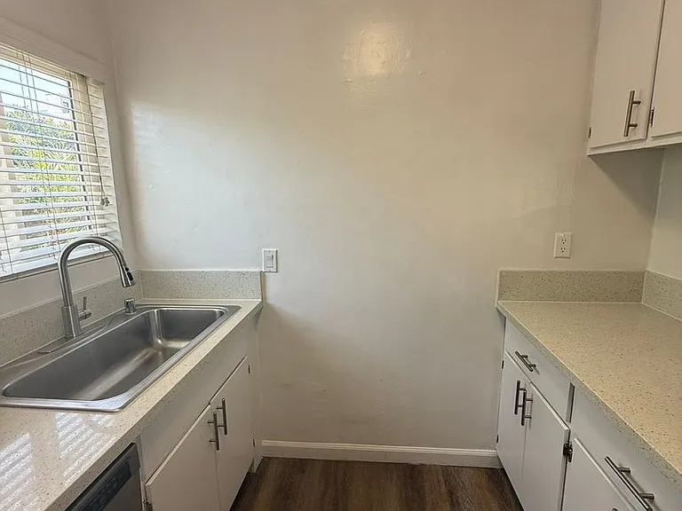 2231 S. Hauser Blvd — Photo 12