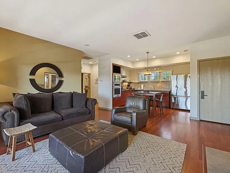 1279 Woodhaven Ln — Photo 15