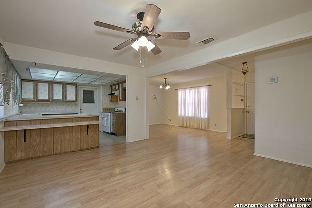 2nd image of 7207 Castle Rock Dr