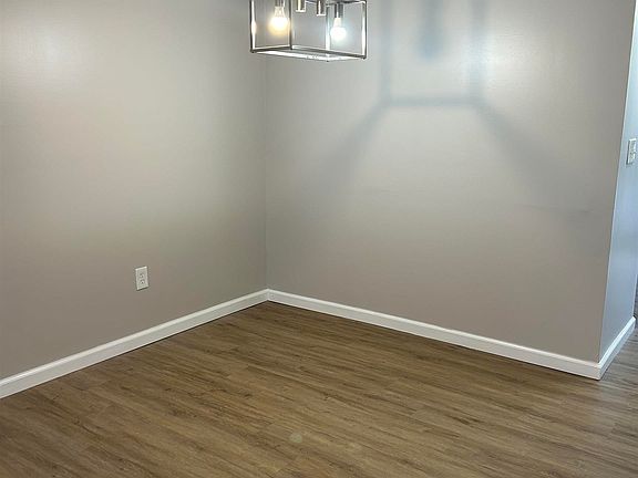 5th image of 2530 E North St Unit 8-L