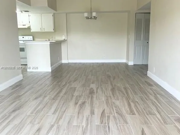 10749 Cleary Blvd, Fort Lauderdale, FL