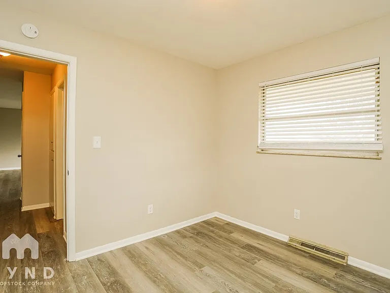 1053 Wiltshire Rd — Photo 10